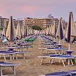 Comfortable With Parking In Апартаменты